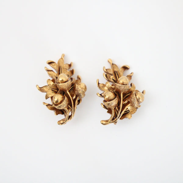 "Golden Acorns" Vintage 1960's Gold Acorn Clip on Earrings
