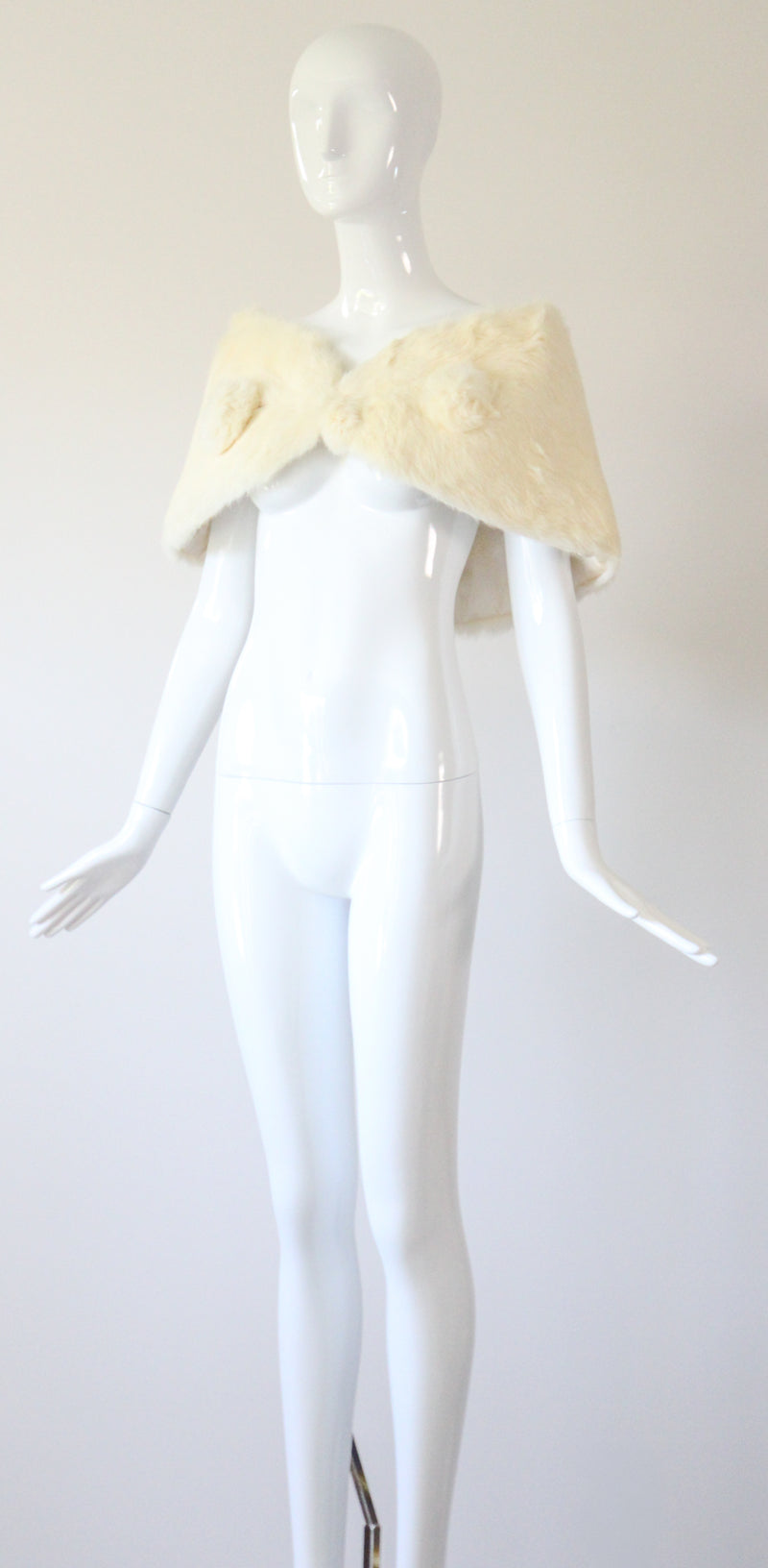 "Cream Coney" Vintage 1950's Cream Coney Evening Shawl UK 10-12 US 6-8