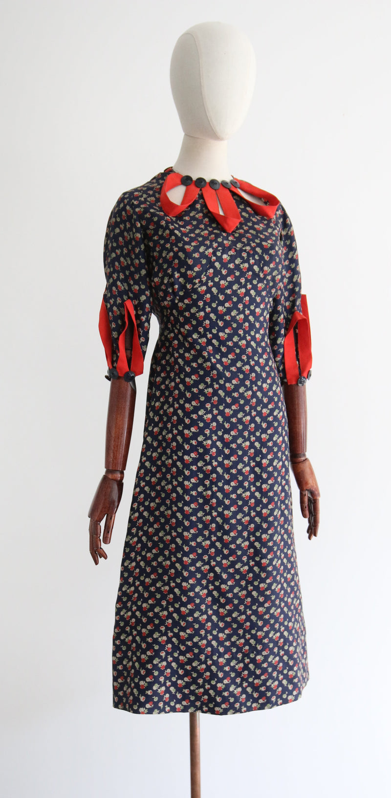 "Ribbon Keyholes" Vintage 1930's Floral Twill Silk & Keyhole Dress UK 8 US 4