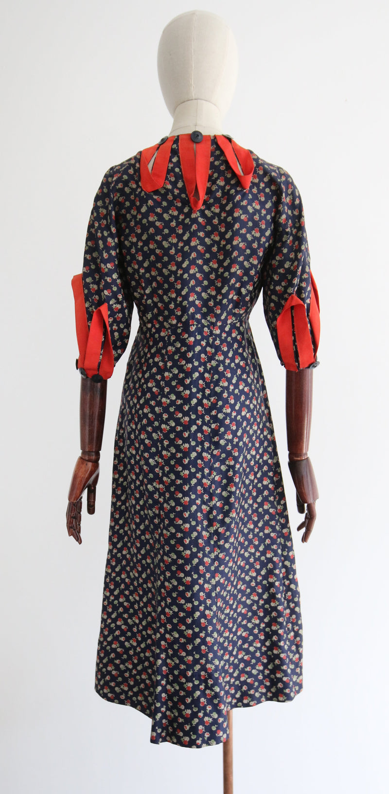 "Ribbon Keyholes" Vintage 1930's Floral Twill Silk & Keyhole Dress UK 8 US 4