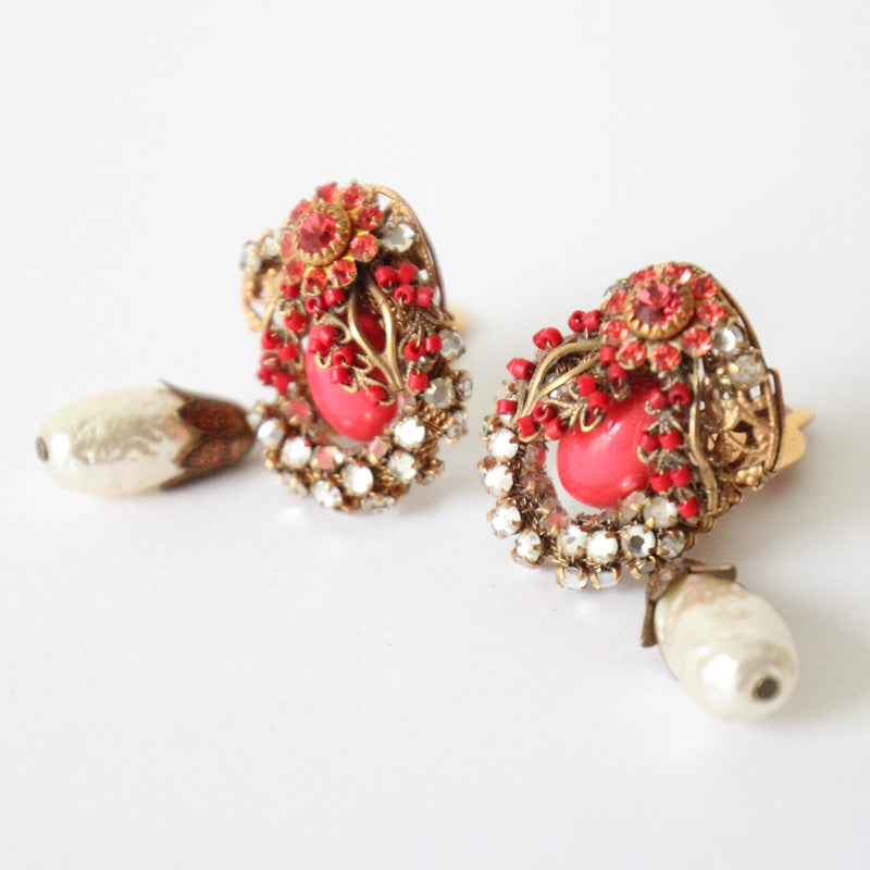 "Rose & Rhinestone" Vintage 1940's Filigree Rhinestone & Pearl Droplet Clip on Earrings