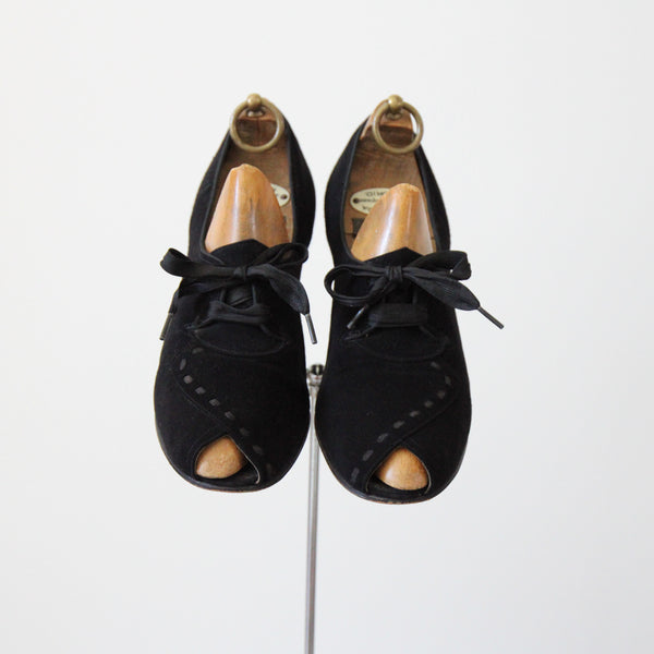 "Ribbon Stitches" Vintage 1940's Black Suede Lace Up Peep Toe Heels UK 4 US 6 EU 37
