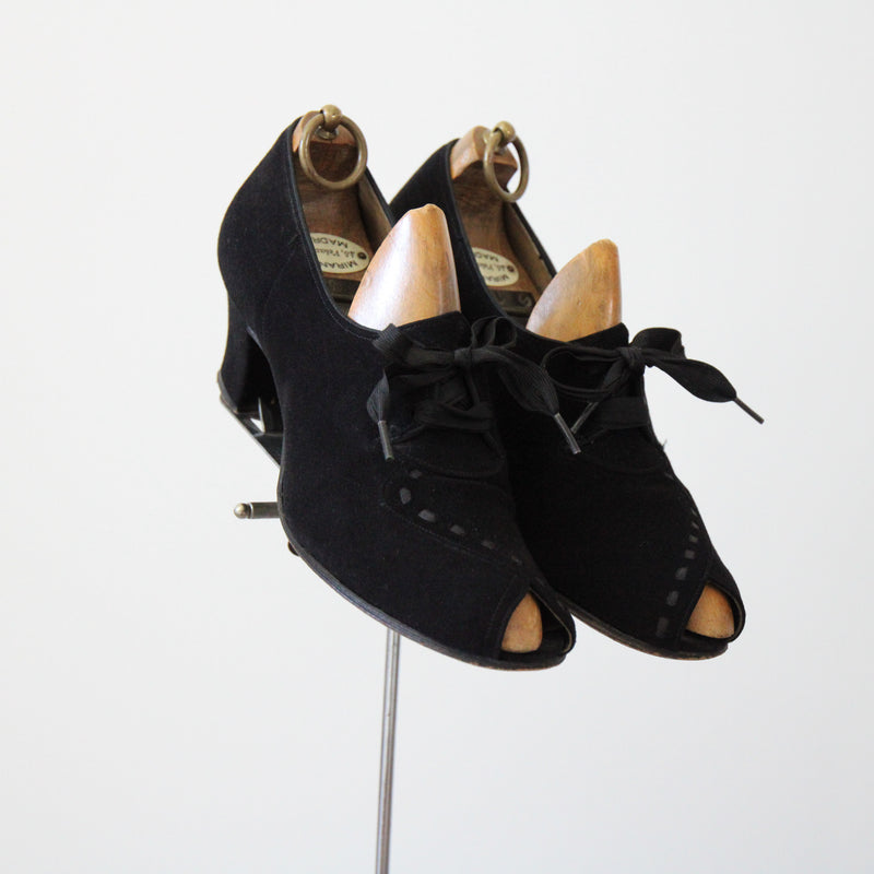 "Ribbon Stitches" Vintage 1940's Black Suede Lace Up Peep Toe Heels UK 4 US 6 EU 37