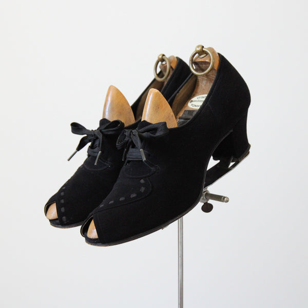 "Ribbon Stitches" Vintage 1940's Black Suede Lace Up Peep Toe Heels UK 4 US 6 EU 37