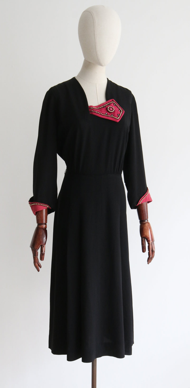 "Fuchsia & Pearls" Vintage 1940's Black & Fuchsia Rayon Embellished Dress UK 14 US 10