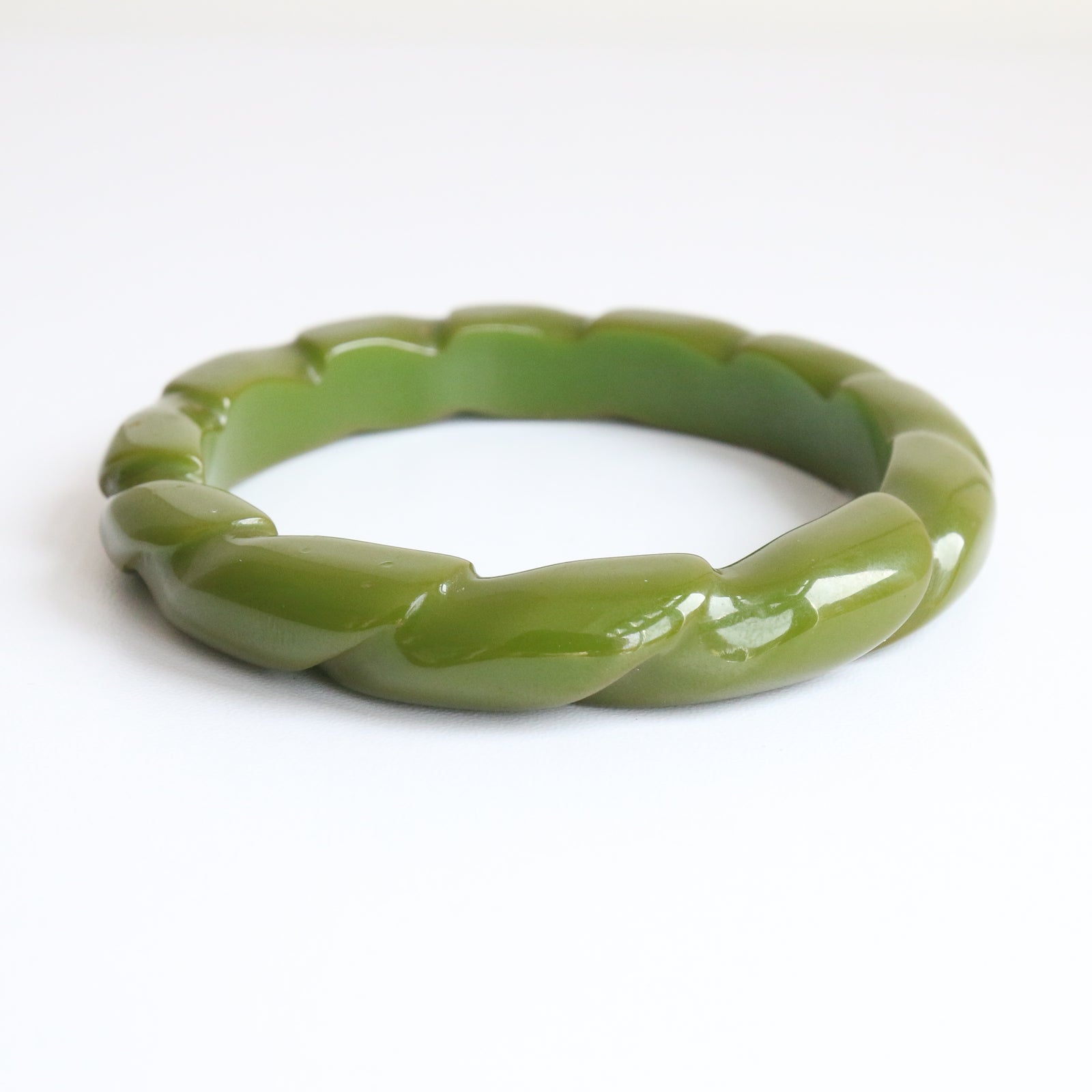 Bakelite Bangle, Vintage Spinach Green Perfect for Summer Circa 1940's Simichrome Tested. factory