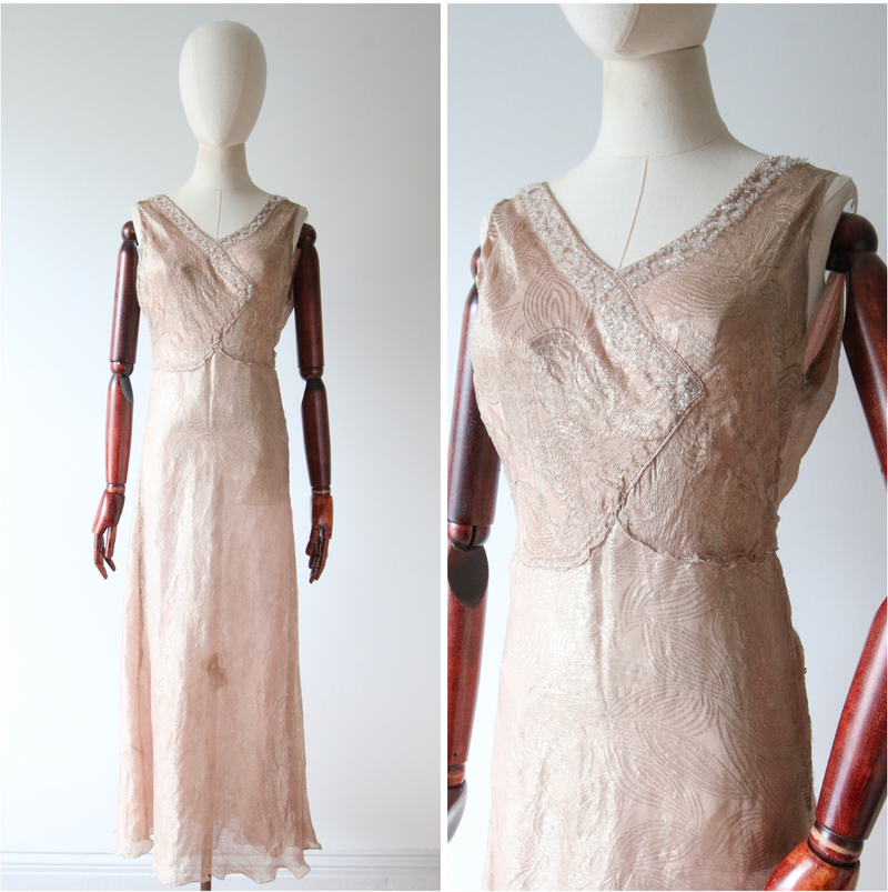 Blush Lam" Vintage 1930's Blush Silk & Gold Lam Beaded Dress UK 8 U Willow Hilson Vintage Blush Lam" Vintage 1930's Blush Silk & Gold Lam Beaded Dress UK 8 U Willow Hilson Vintage