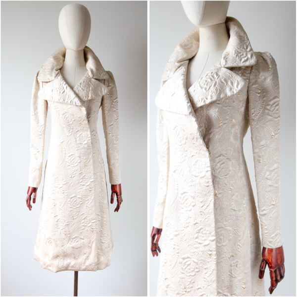 "Matelasse Roses" Vintage 1960's Gold Lurex & Cream Matelasse Coat UK 8 US 4