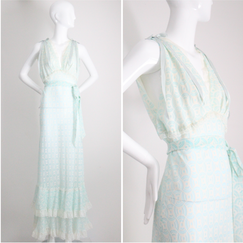 "Art Deco & Lace" Vintage 1960's Art Deco Pattern & Lace Nightdress  UK 10-12 US 6-8
