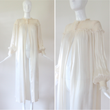 "Lace & Smocking Stiches" Vintage 1940's Ivory Lace Smocking Stitch Robe UK 10-12 US 6-8