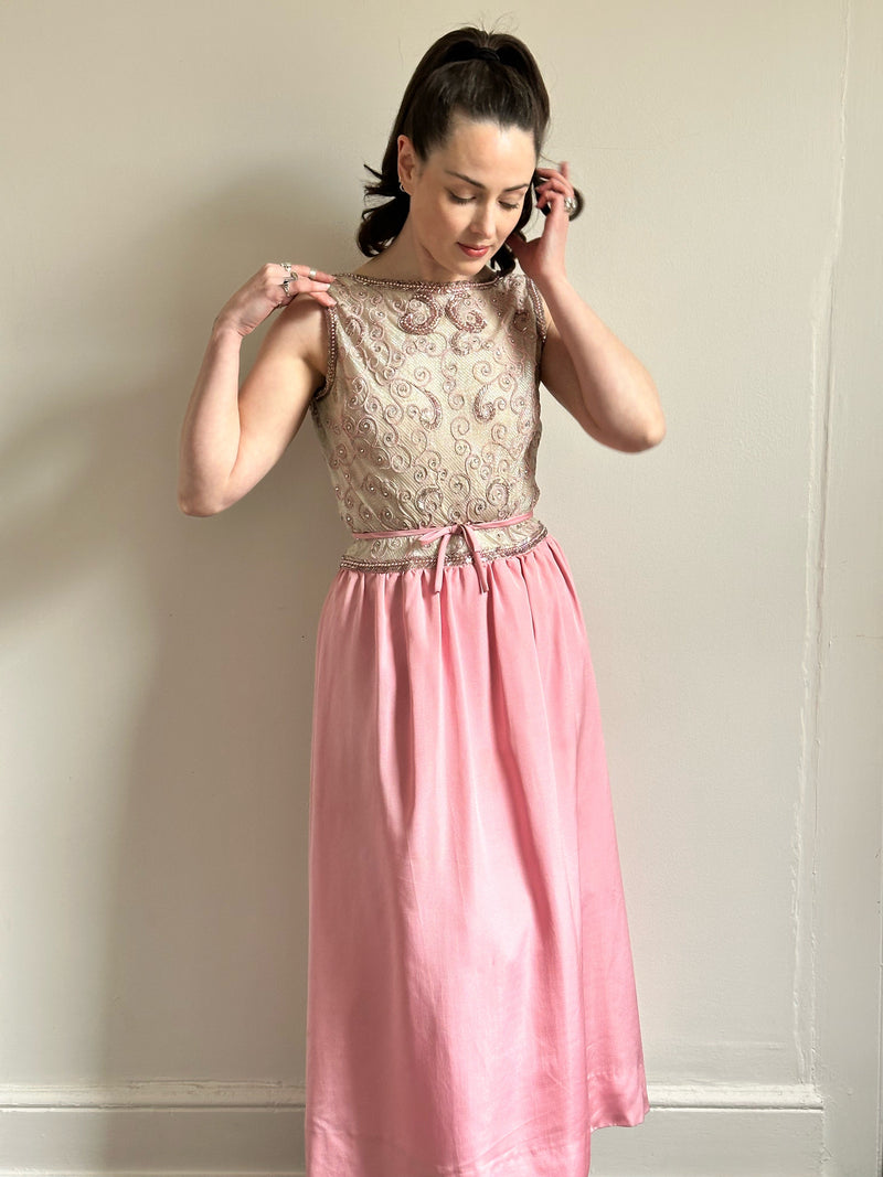 Silver Lurex & Pink Pearls" Vintage 1960's Pink & Silver Beaded Eveni Willow Hilson Vintage Silver Lurex & Pink Pearls" Vintage 1960's Pink & Silver Beaded Eveni Willow Hilson Vintage