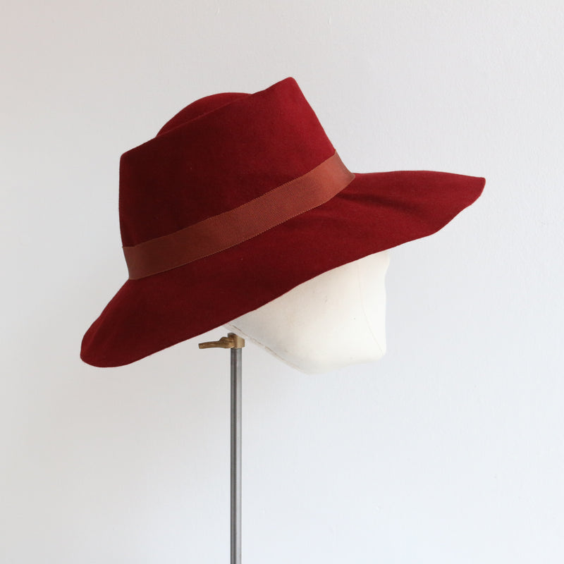 "Winter Red" Vintage 1940's Red Felt Trilby