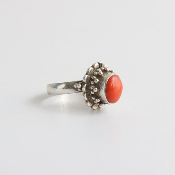 "Coral & Silver" Vintage 1970's Silver & Coral Ring UK P US 8