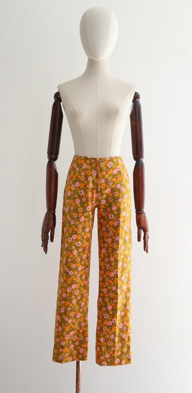 "Floral Views" Vintage 1960's Daisy Print Cotton Trousers UK 8-10 US 4-6