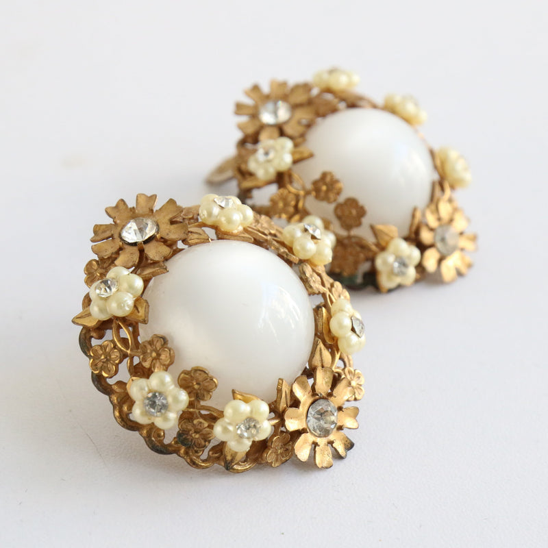 "Gold & Pearl" Vintage 1950's Gold Toned Metal & Pearlescent Rhinestone Clip on Earrings