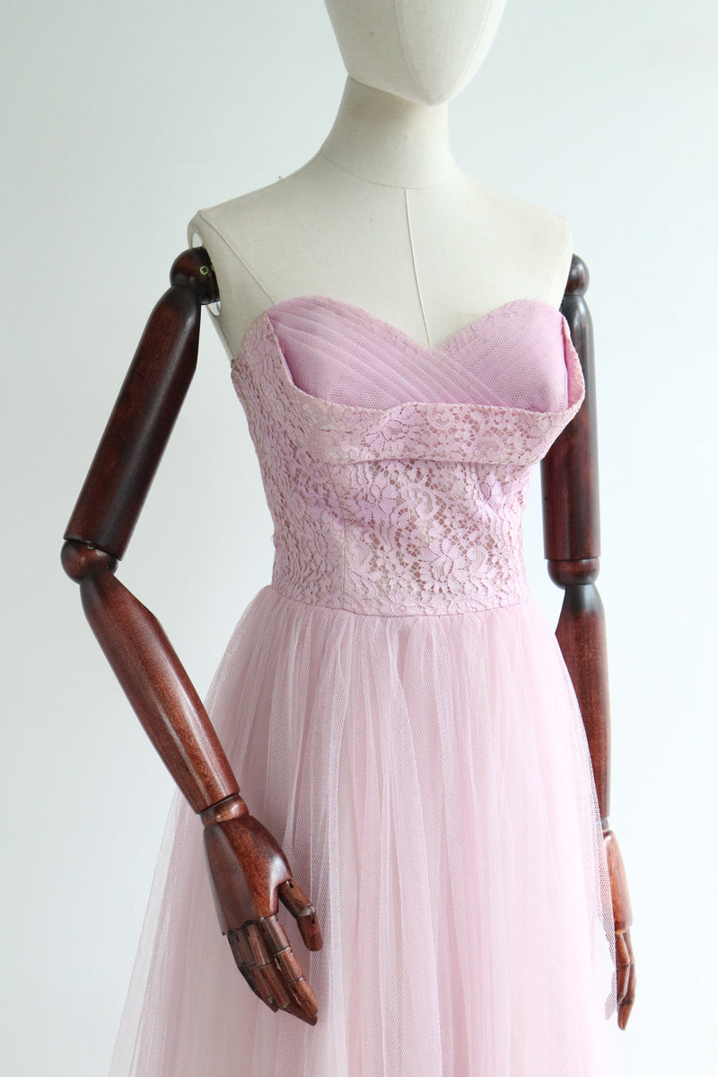 Lace & Tulle" Vintage 1950's Lilac Lace & Tulle Dress UK 6 US 2 Willow Hilson Vintage Lace & Tulle" Vintage 1950's Lilac Lace & Tulle Dress UK 6 US 2 Willow Hilson Vintage