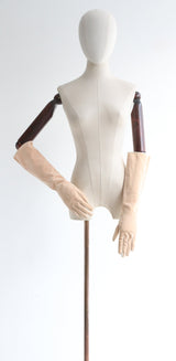 "Pillow Talk Velvet" Vintage 1930's Chanel Pink & Cream Velvet Gloves