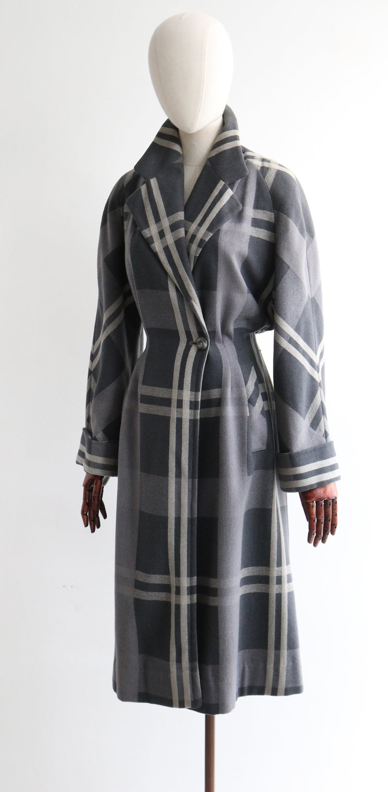 "Tailored Grey Plaid" Vintage 1940's Grey Wool Plaid Coat UK 10 US 6