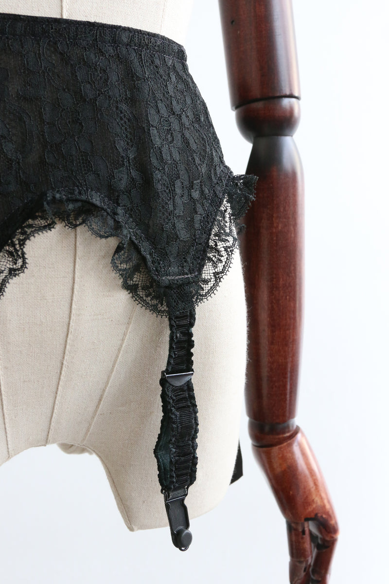 French Lace" Vintage 1950's French Black Lace Suspender Belt UK 8 US Willow Hilson Vintage French Lace" Vintage 1950's French Black Lace Suspender Belt UK 8 US Willow Hilson Vintage