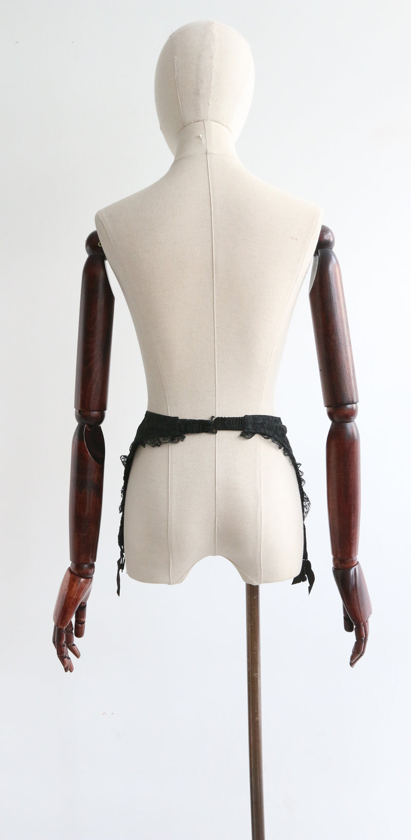 French Lace" Vintage 1950's French Black Lace Suspender Belt UK 8 US Willow Hilson Vintage French Lace" Vintage 1950's French Black Lace Suspender Belt UK 8 US Willow Hilson Vintage