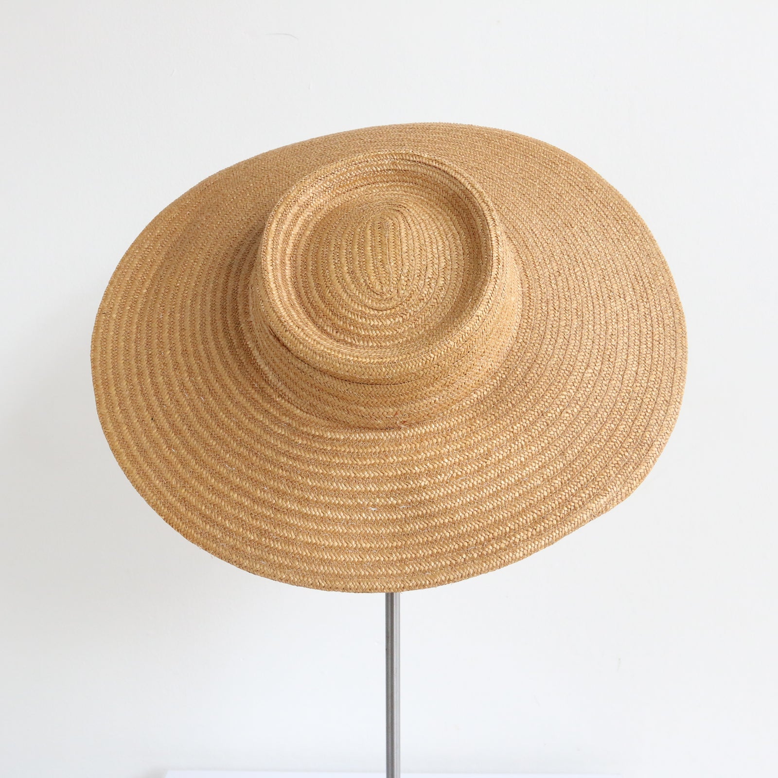 WINSOME 1940\'s STRAW WIDE BRIM FEDORA WITH GROSGRAIN BOW & STRAW BALLS Huge Original 1940 main image 2